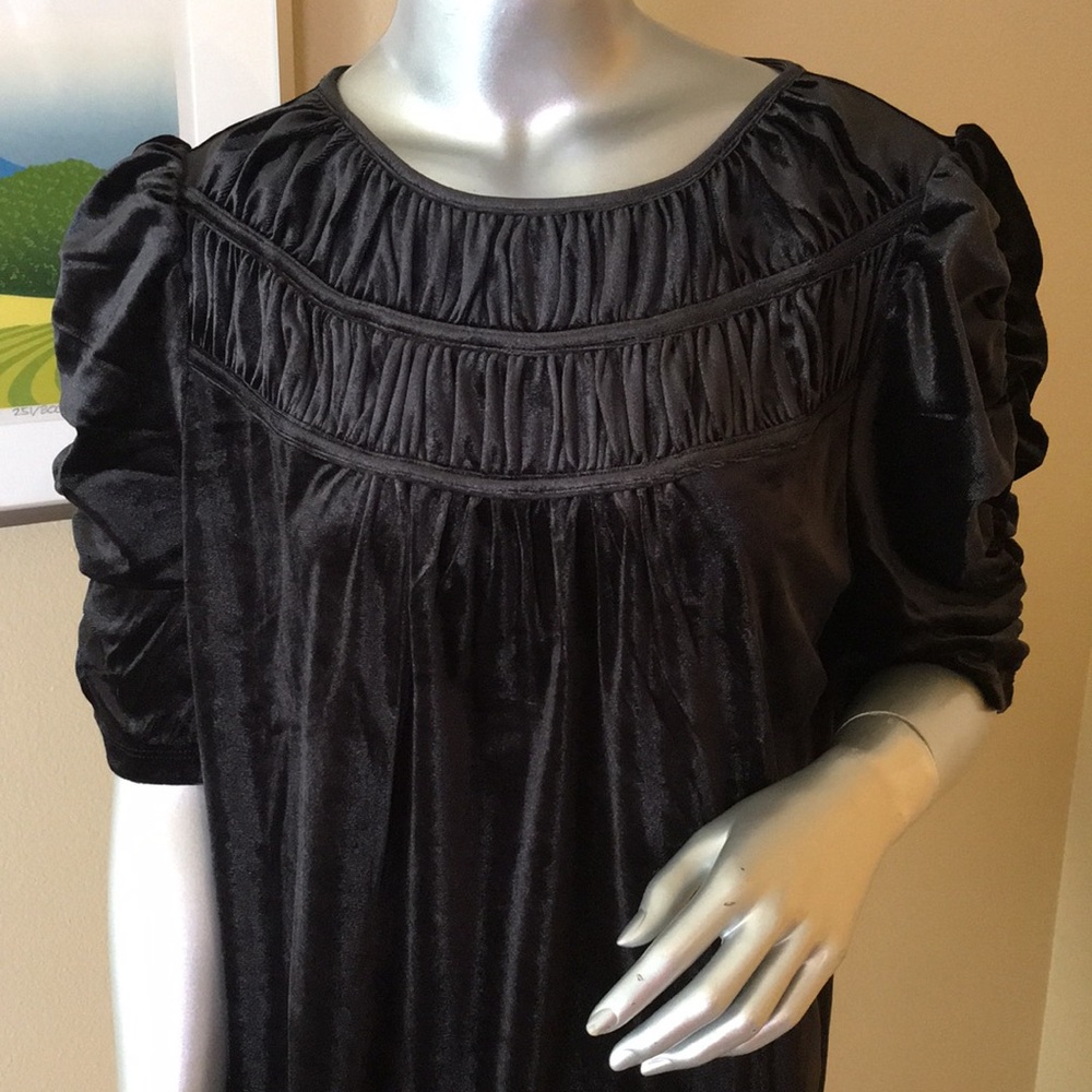 LOFT | Ruched Velvet Top Solid Black - Picture 3 of 11